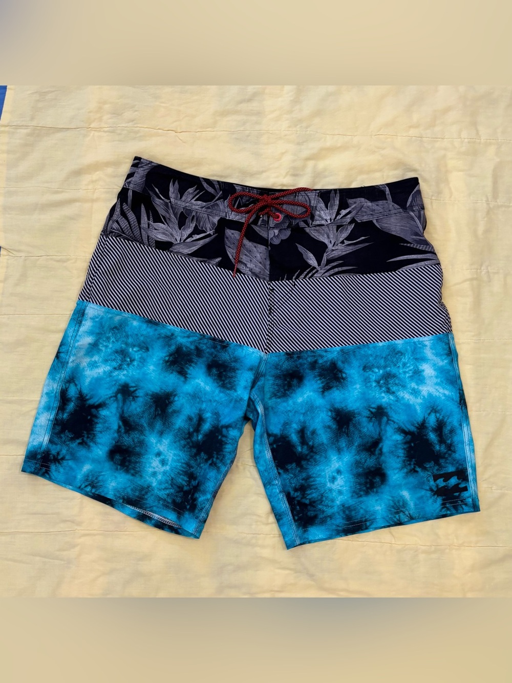 EUC Billabong Platinum X Tribong Boardshorts, Men Size 33, Surf Swim - Picture 2 of 16